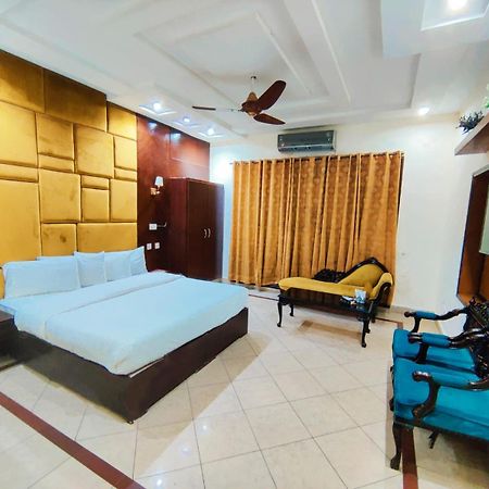 Hotel Pak Continental Multan Exterior photo