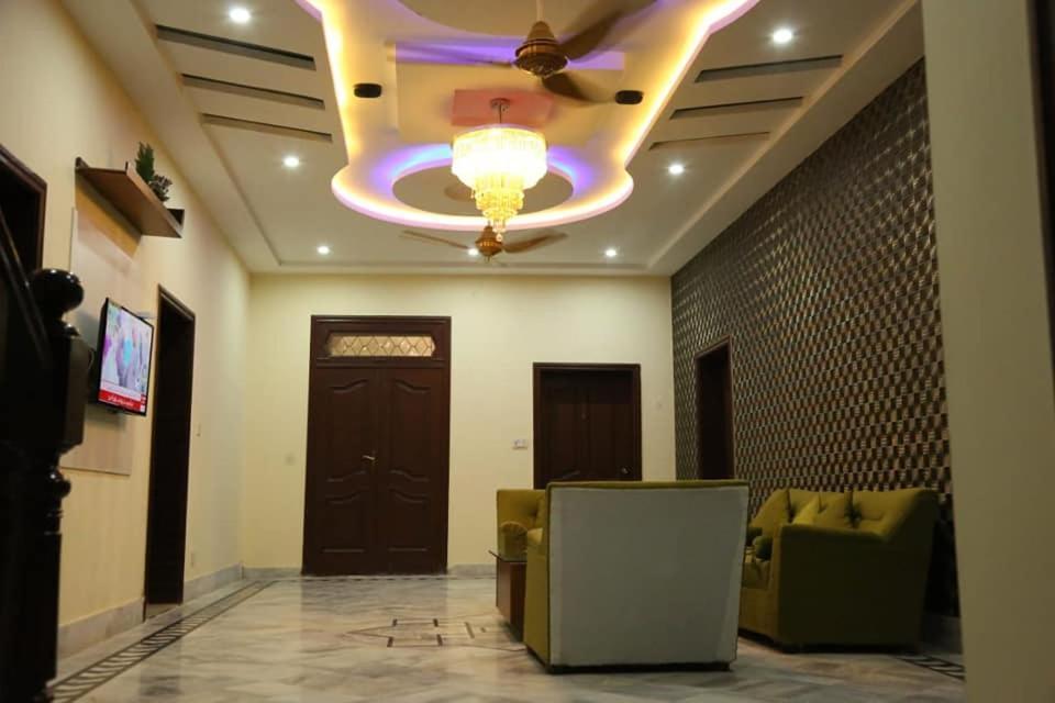 Hotel Pak Continental Multan Exterior photo