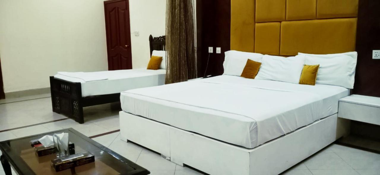 Hotel Pak Continental Multan Exterior photo