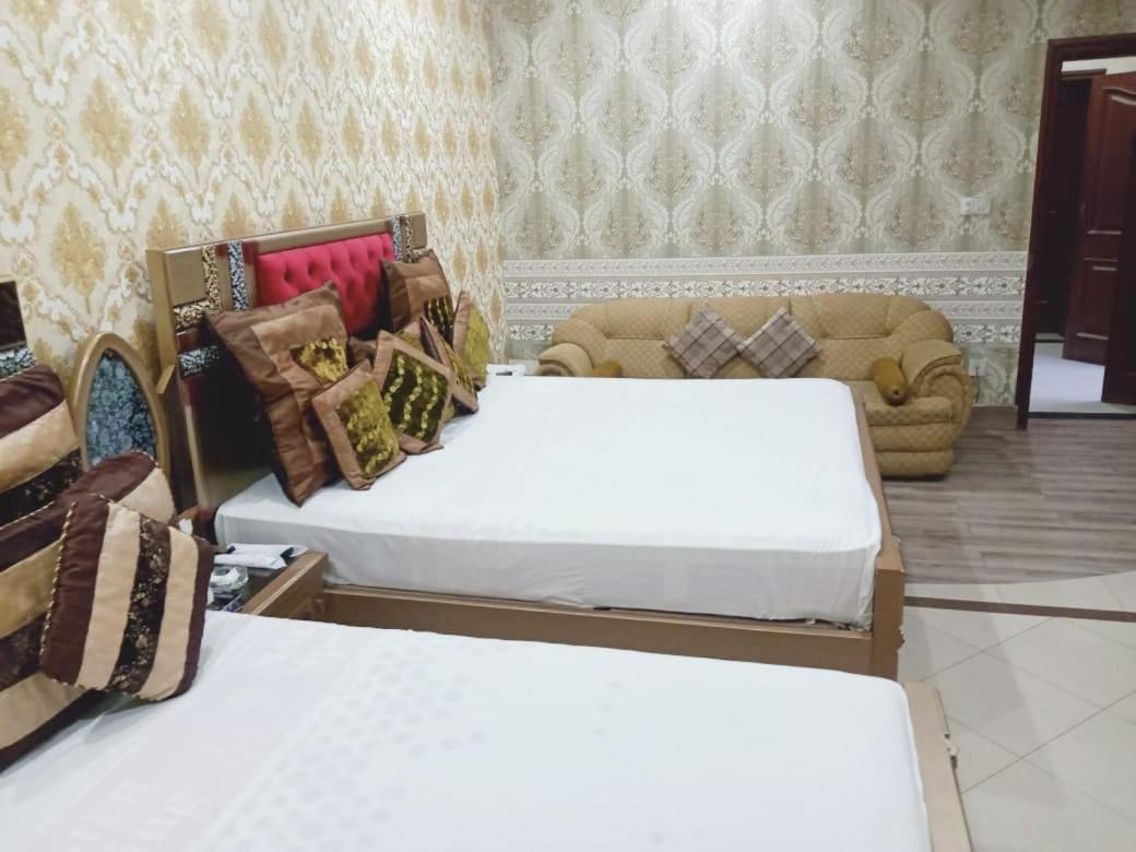 Hotel Pak Continental Multan Exterior photo