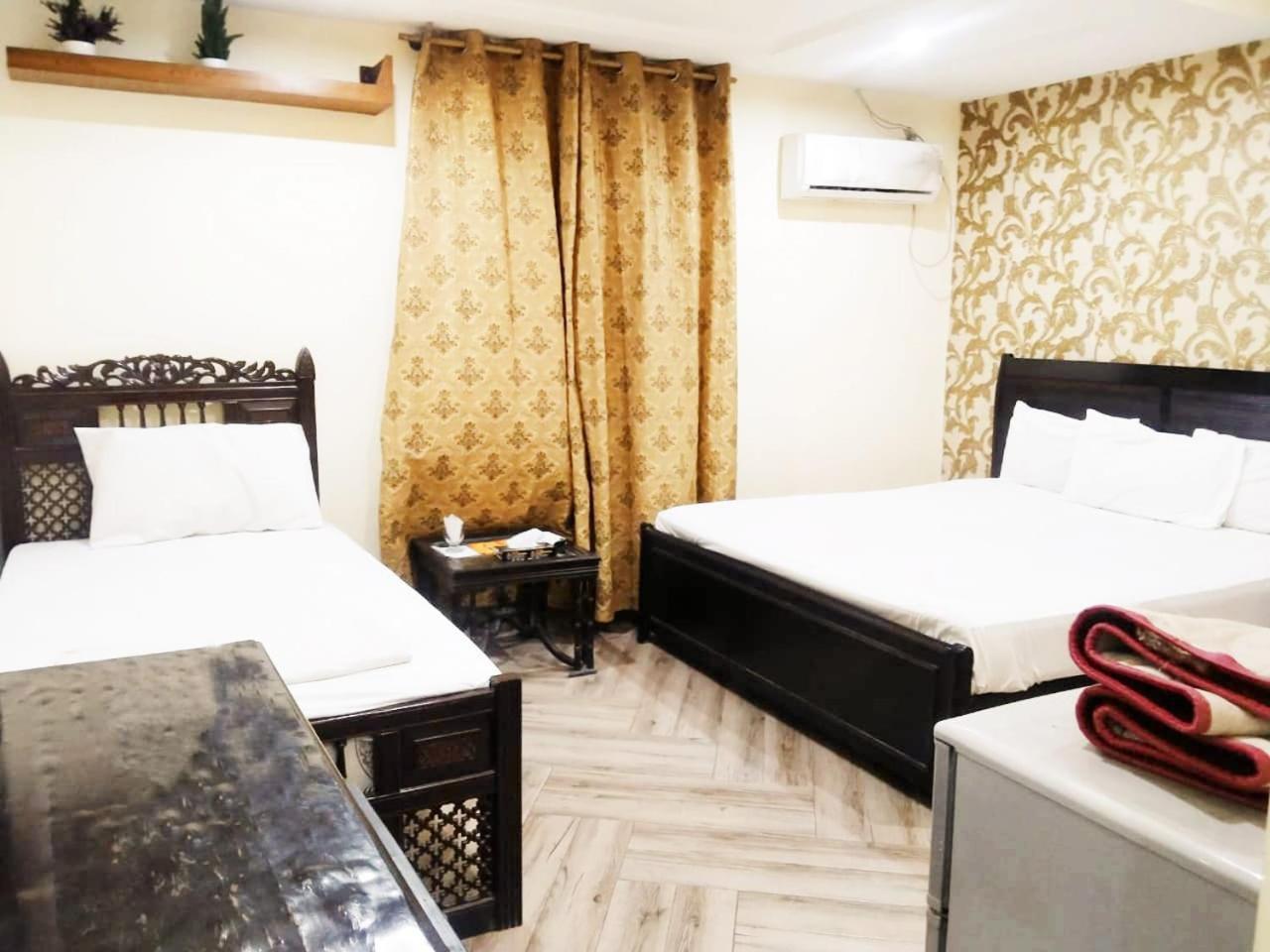 Hotel Pak Continental Multan Exterior photo