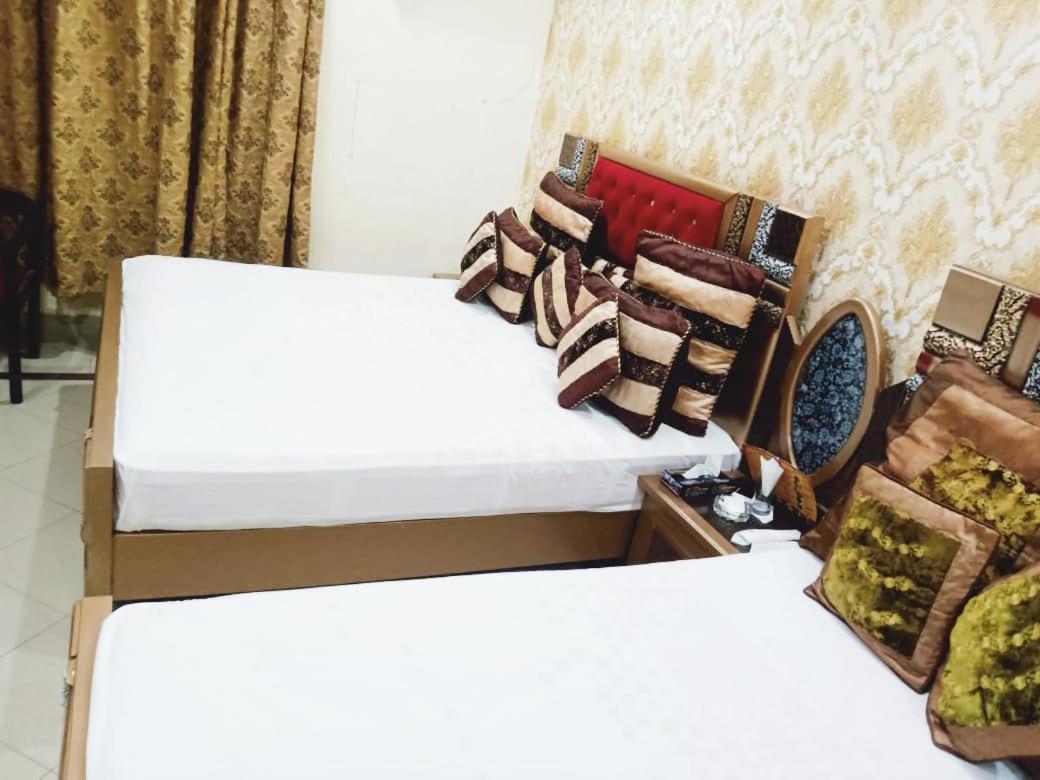 Hotel Pak Continental Multan Exterior photo