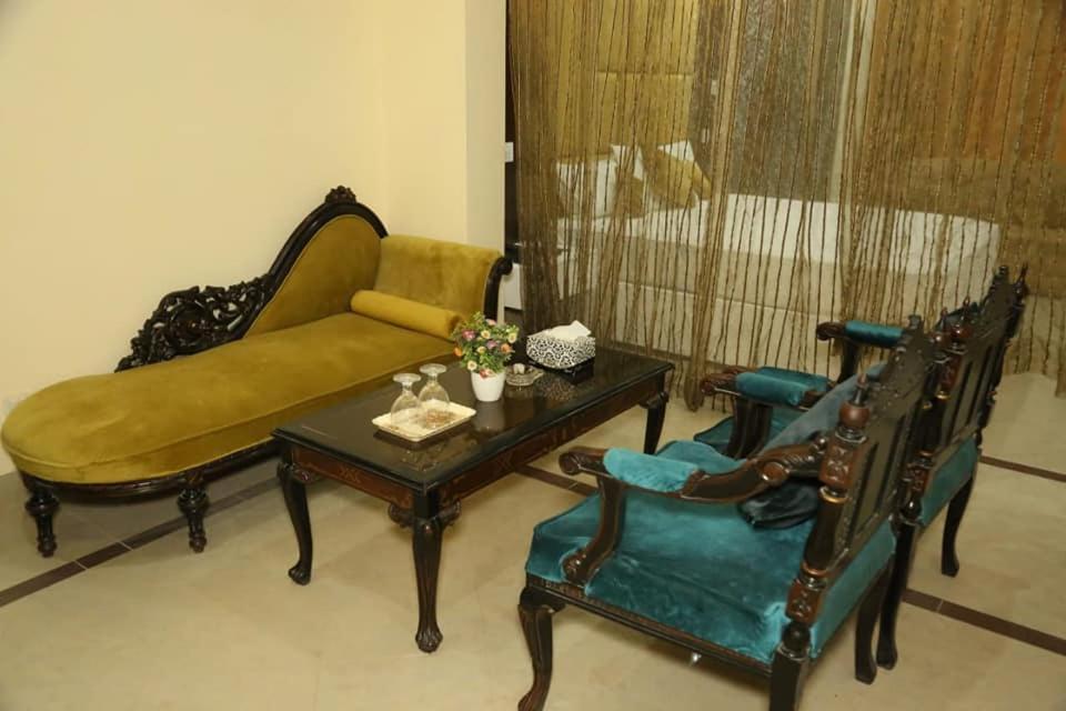 Hotel Pak Continental Multan Exterior photo